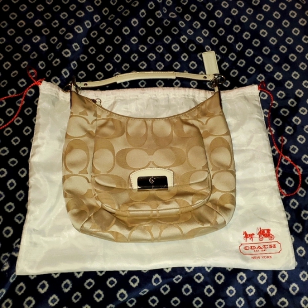 Coach classic signature C handbag